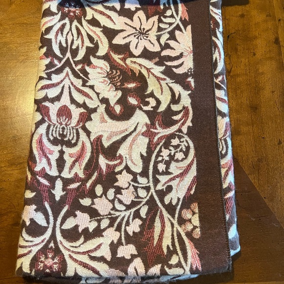 NWT Vince Camuto Chocolate Floral Scarf and Beanie Set - Picture 3 of 5